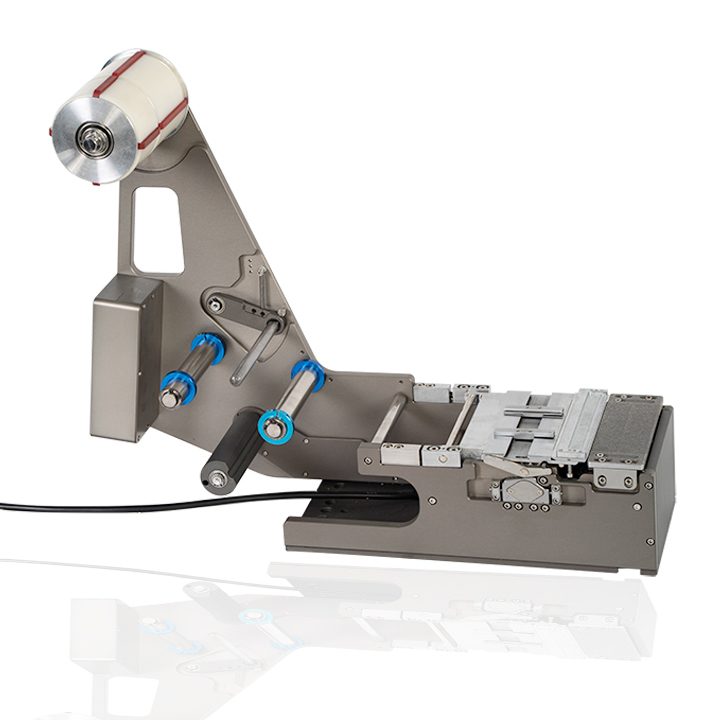 Short rear screen body label feeder
